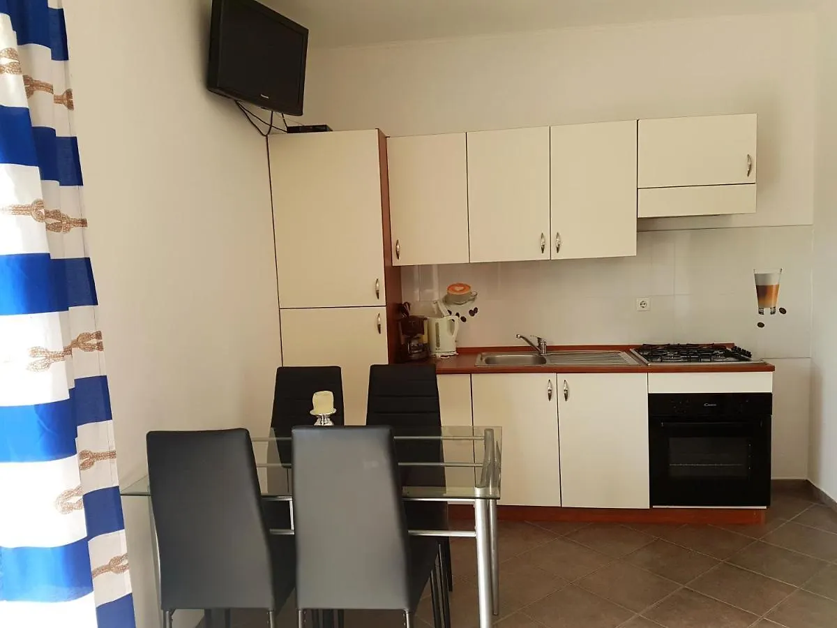 Apartments With A Parking Space Nin, Zadar - 13571 0*, Нин